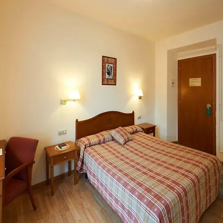Abat Cisneros Otel