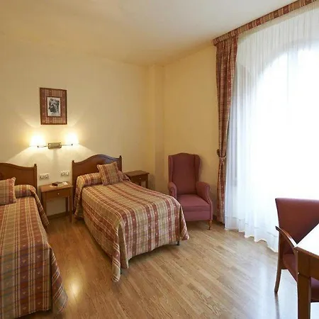 Abat Cisneros Otel