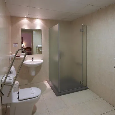 Abat Cisneros Otel