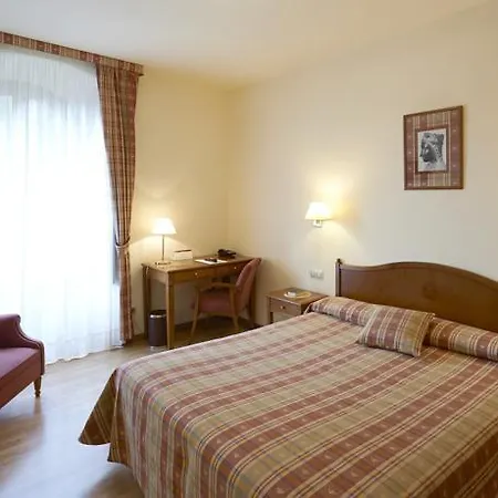 Otel Abat Cisneros 3*