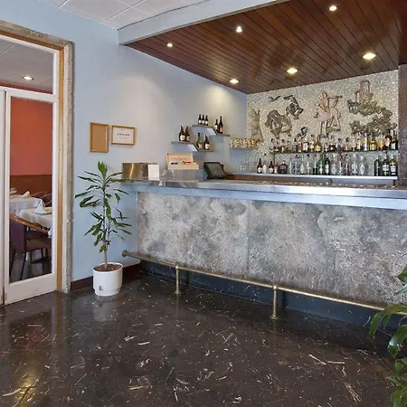 Otel Abat Cisneros 3*