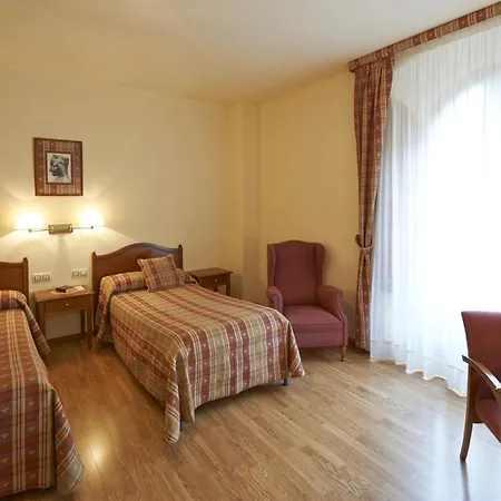 Abat Cisneros Hotel