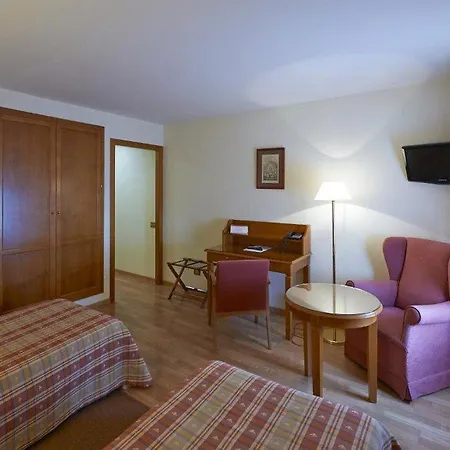 Abat Cisneros Hotel