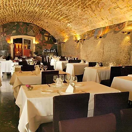 Abat Cisneros Hotel