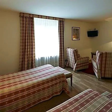 Abat Cisneros Hotel 3*