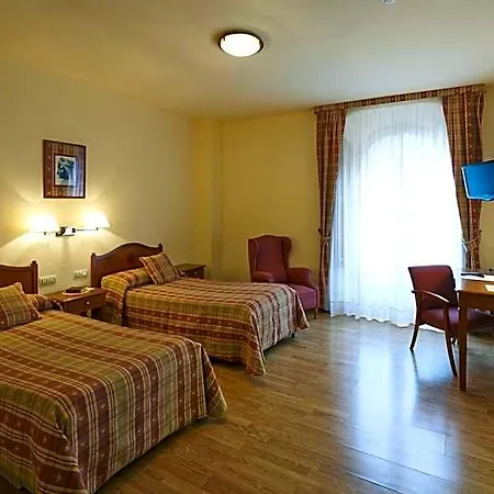 Abat Cisneros Hotel 3*