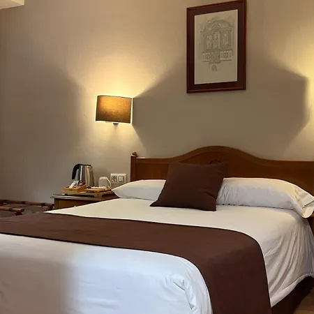Hotel Abat Cisneros 3*