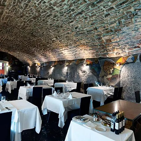 Abat Cisneros Hotel Montserrat