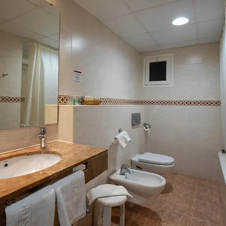 Abat Cisneros Hotel