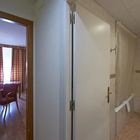 Otel Abat Cisneros 3*