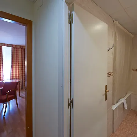 Hotel Abat Cisneros 3*