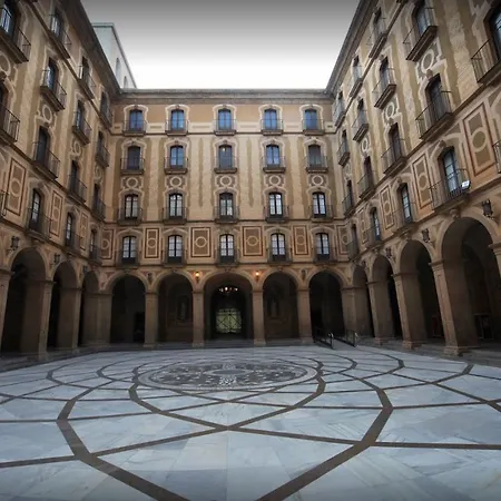 Abat Cisneros 3* Monserrat