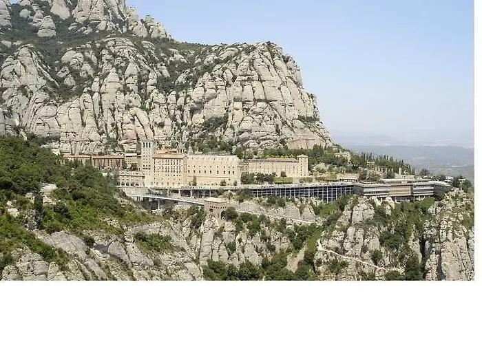 فندق Abat Cisneros
